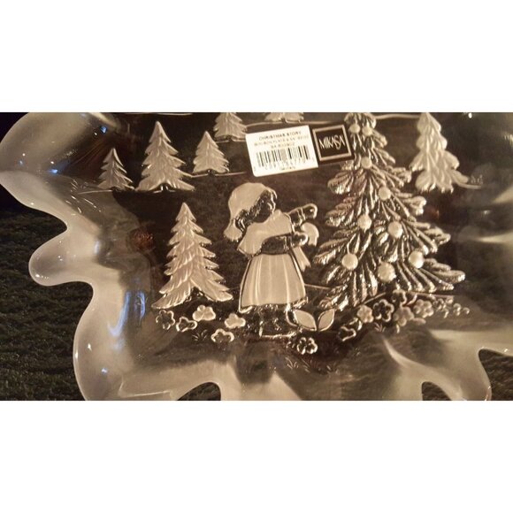 Mikasa Bon Bon Festive Plate Dish Christmas Story SA 600 902 Holiday Xmas New - Picture 6 of 8